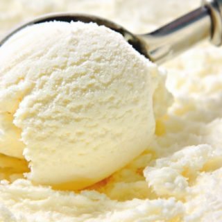 pallina di gelato alla crema