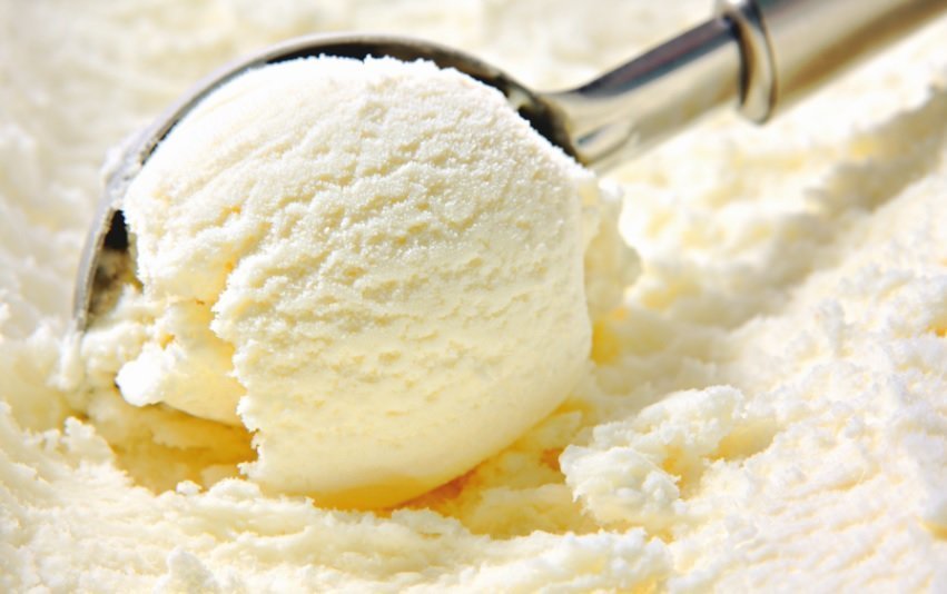 pallina di gelato alla crema